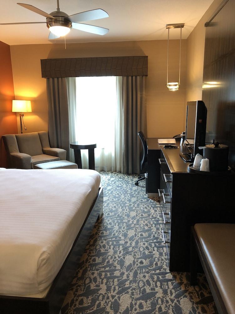 Holiday Inn Express & Suites North Dallas At Preston By Ihg Exterior photo