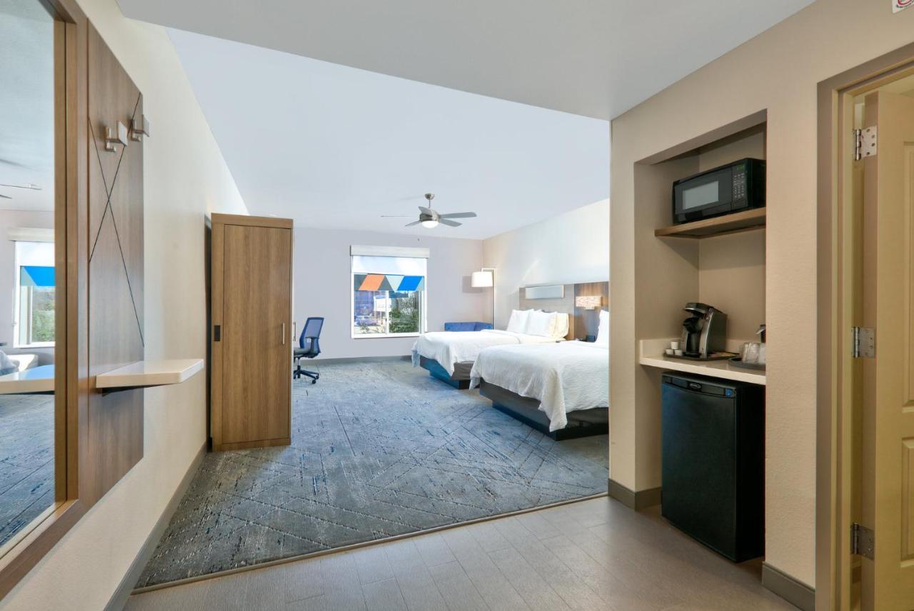 Holiday Inn Express & Suites North Dallas At Preston By Ihg Exterior photo