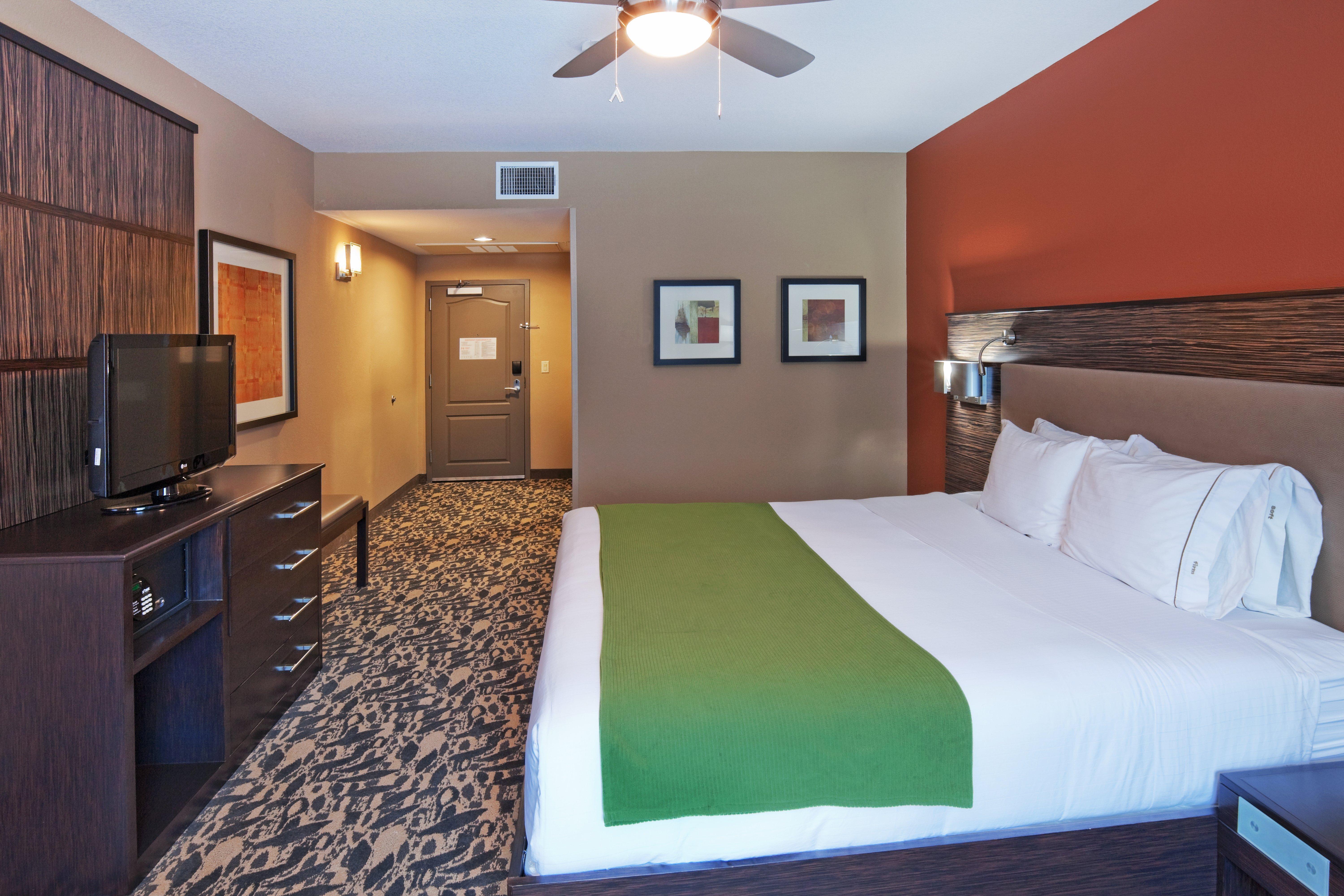 Holiday Inn Express & Suites North Dallas At Preston By Ihg Exterior photo