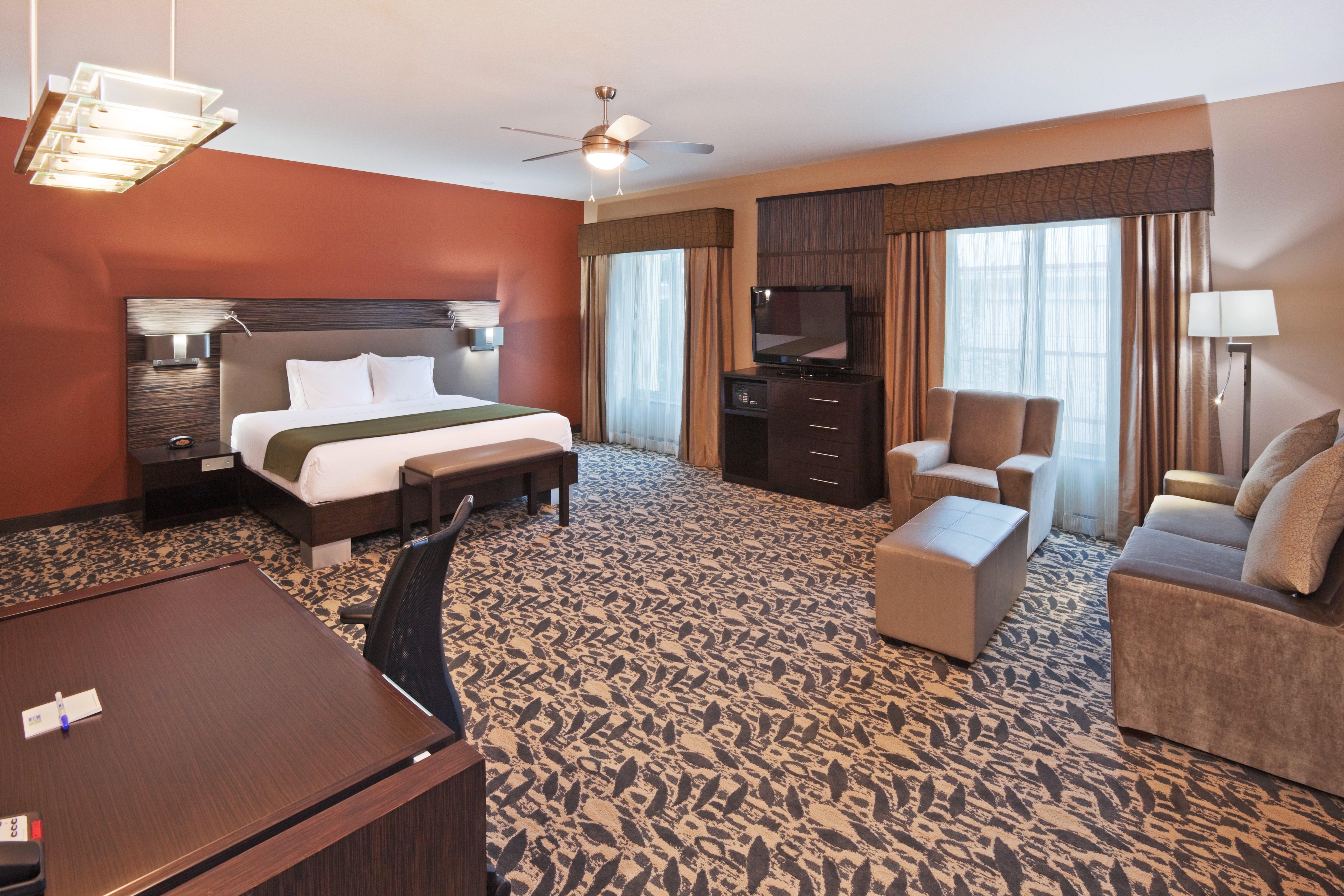 Holiday Inn Express & Suites North Dallas At Preston By Ihg Exterior photo