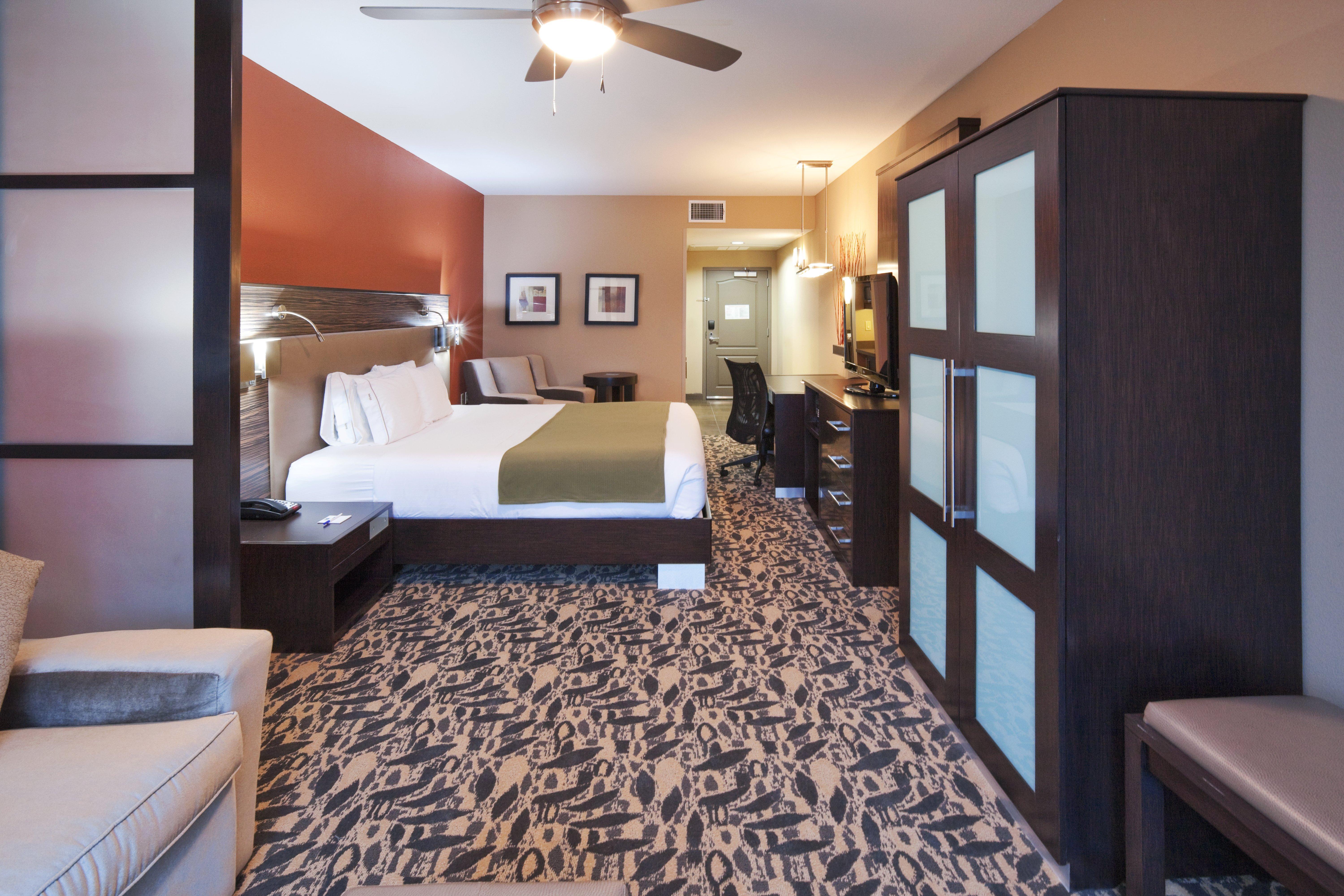 Holiday Inn Express & Suites North Dallas At Preston By Ihg Exterior photo